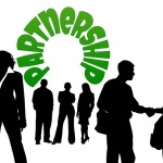 カミナリに新しいメンバーが入ったようです。