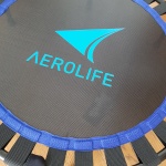 流行のトランポリン